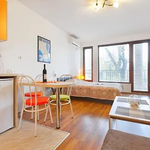 https://studio-larina.sunnybeach-hotels.org